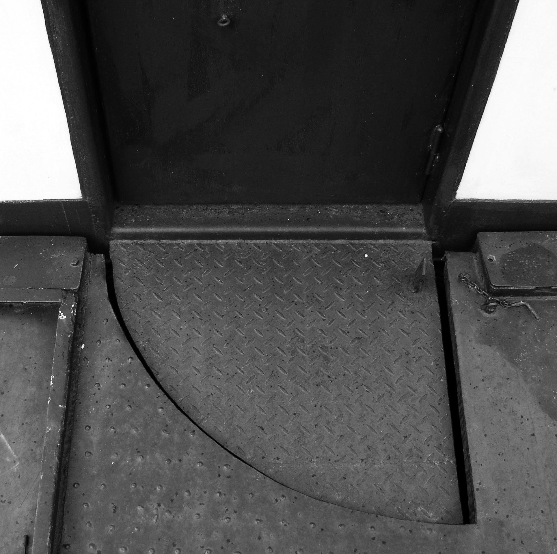 This is caption 1 <a href='#link'>Even with links!</a>