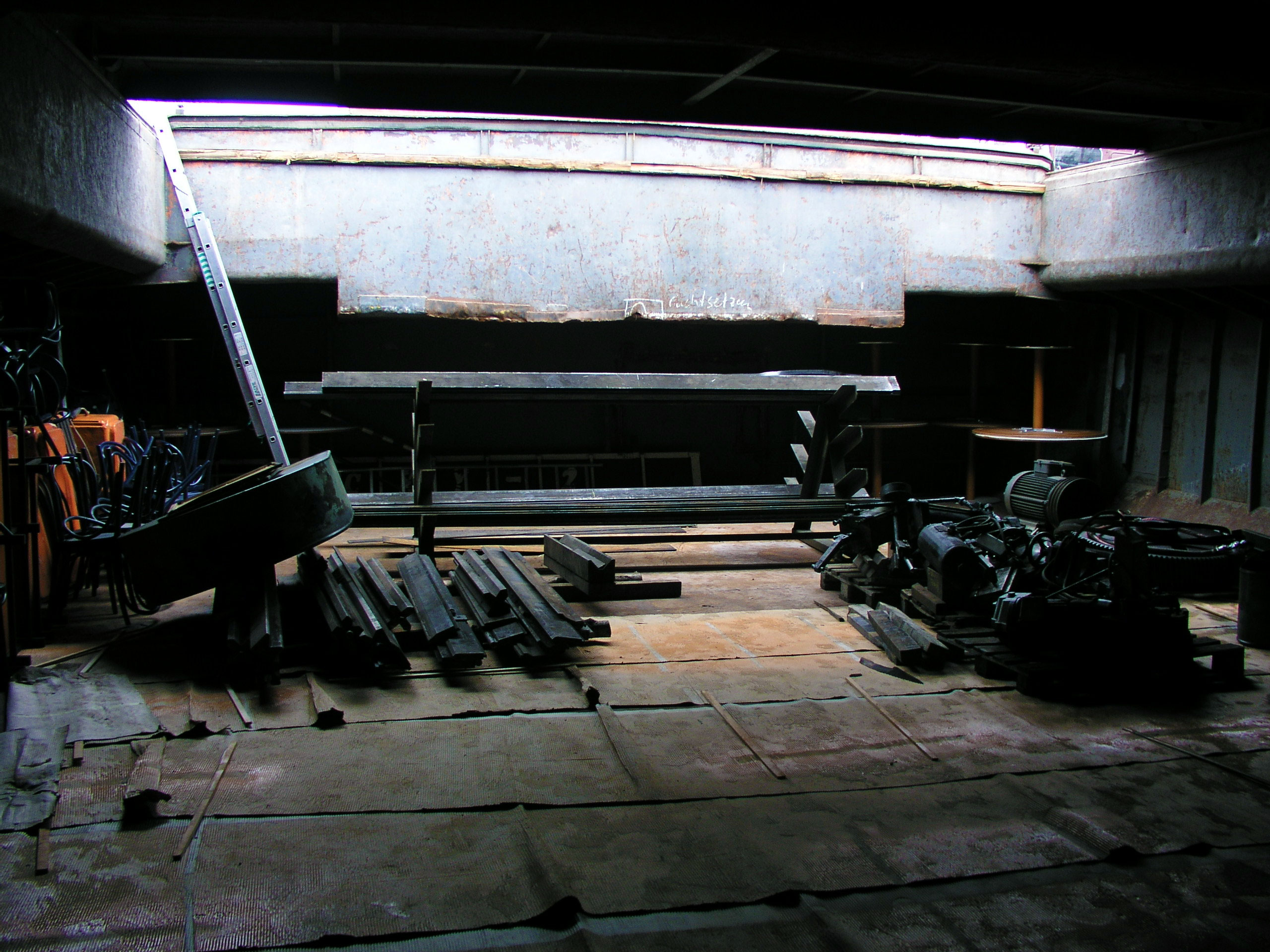 This is caption 1 <a href='#link'>Even with links!</a>