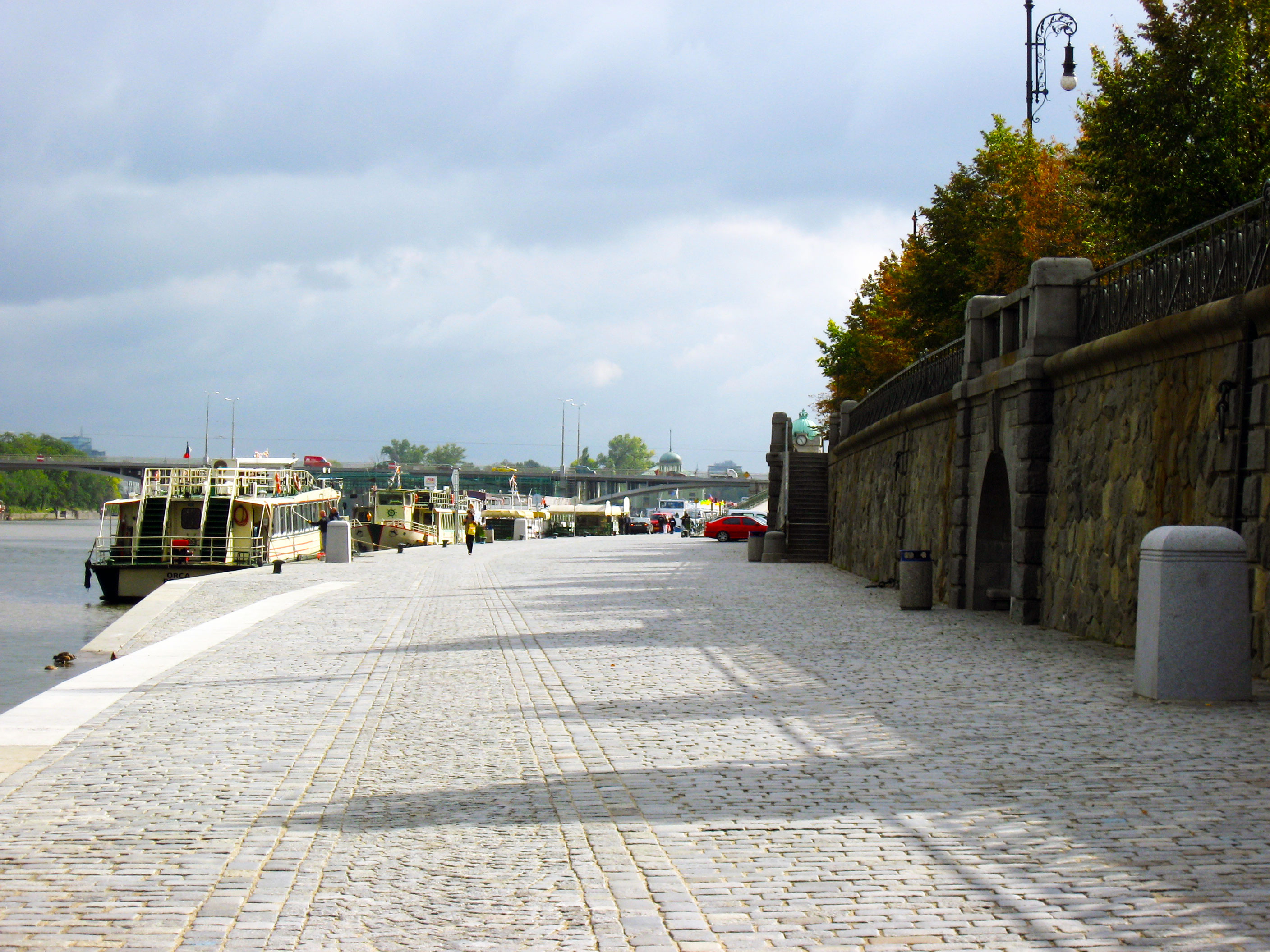 This is caption 1 <a href='#link'>Even with links!</a>