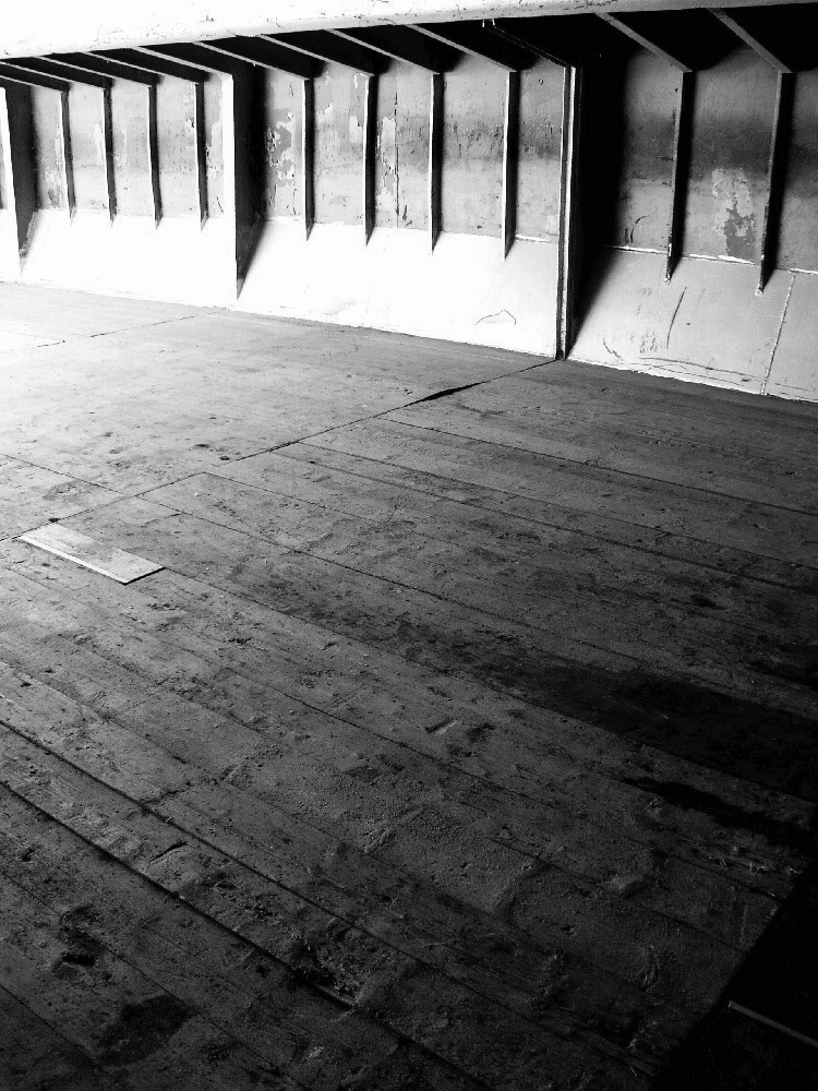 This is caption 1 <a href='#link'>Even with links!</a>