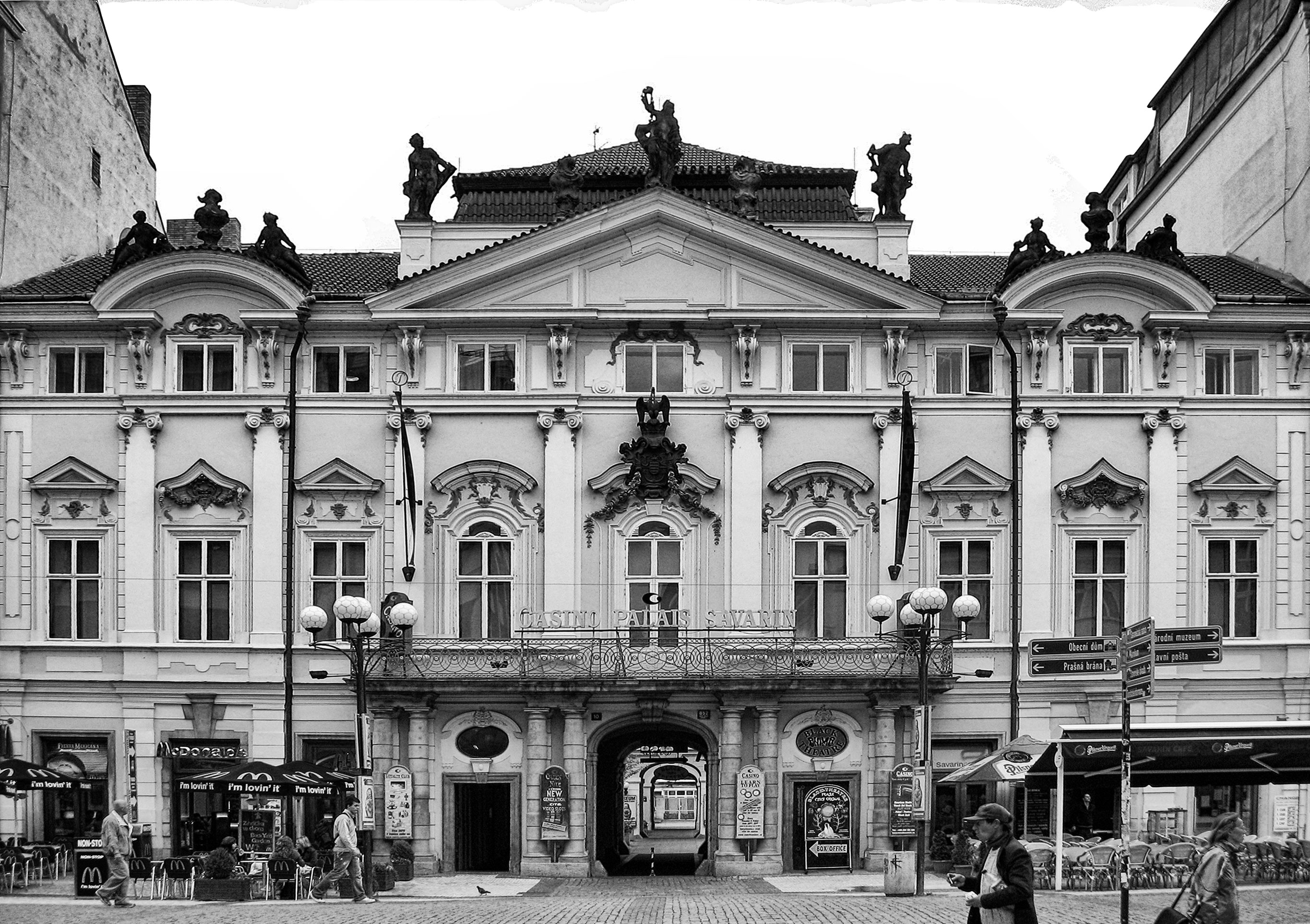 This is caption 1 <a href='#link'>Even with links!</a>