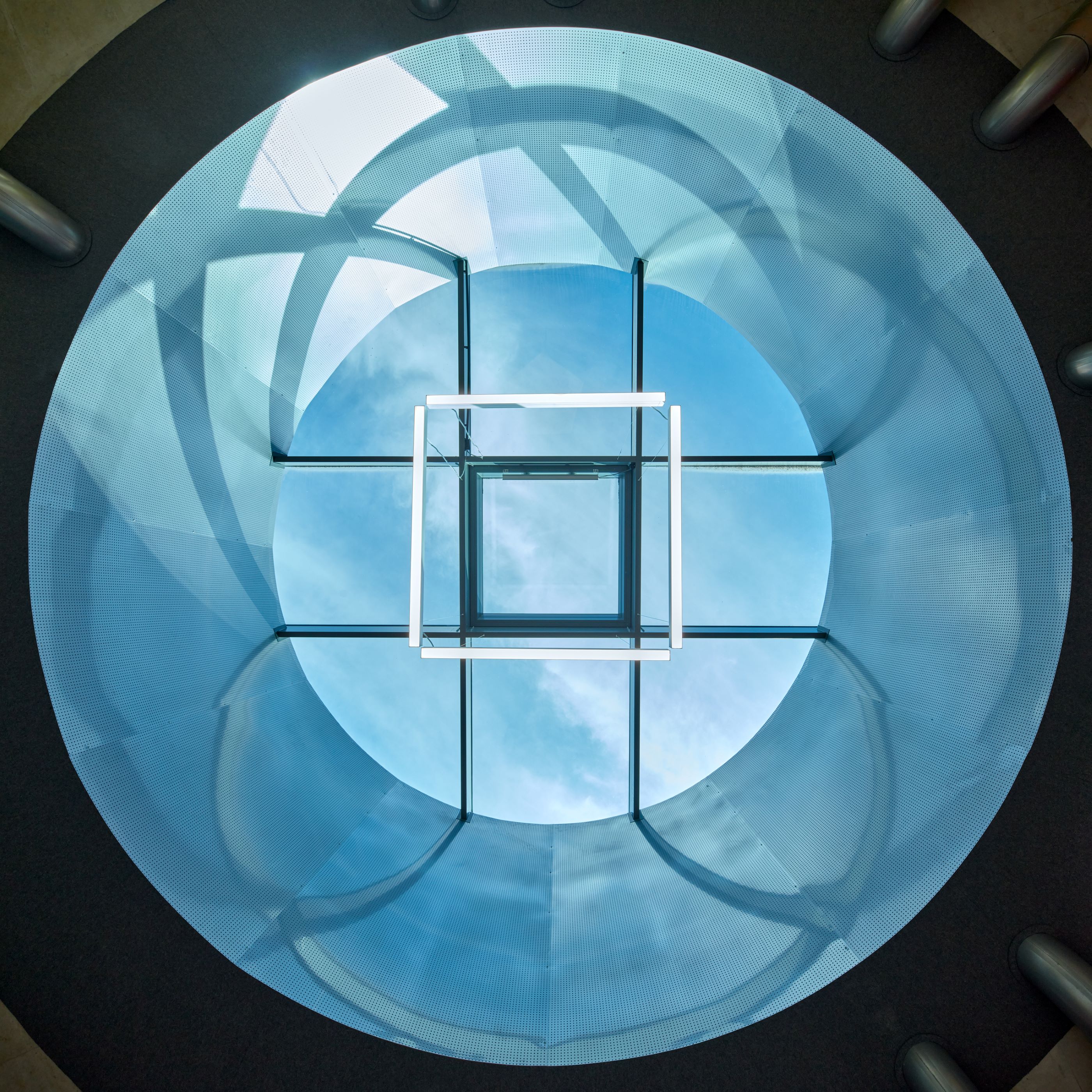 This is caption 1 <a href='#link'>Even with links!</a>