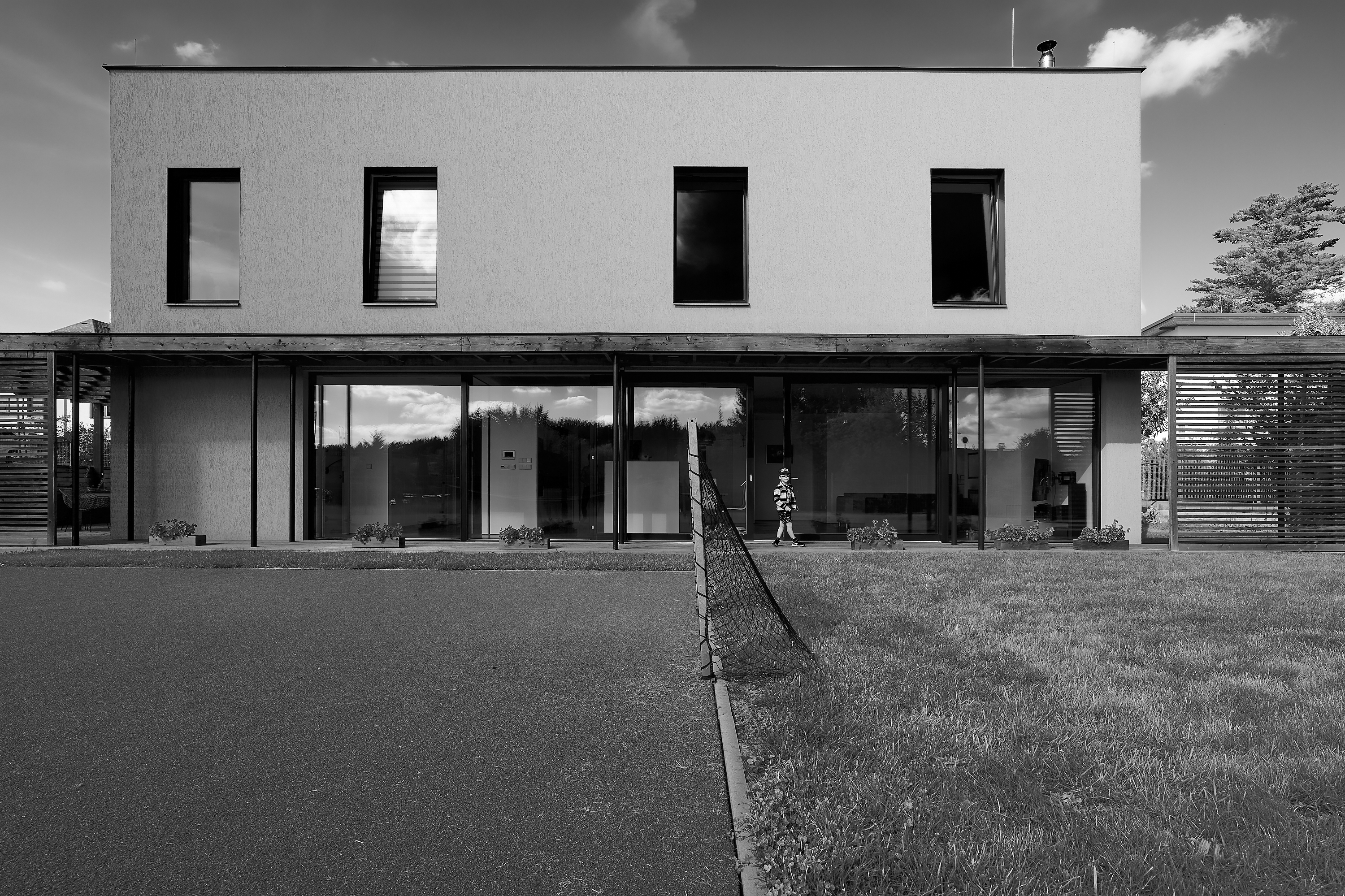 This is caption 1 <a href='#link'>Even with links!</a>